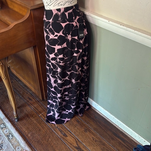 a.n.a Black and Tan Trumpet Maxi Skirt‼️FINAL SALE Price - Picture 6 of 6